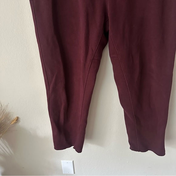 Lululemon Cropped Sweatpants in Burgundy XL - Picture 3 of 11